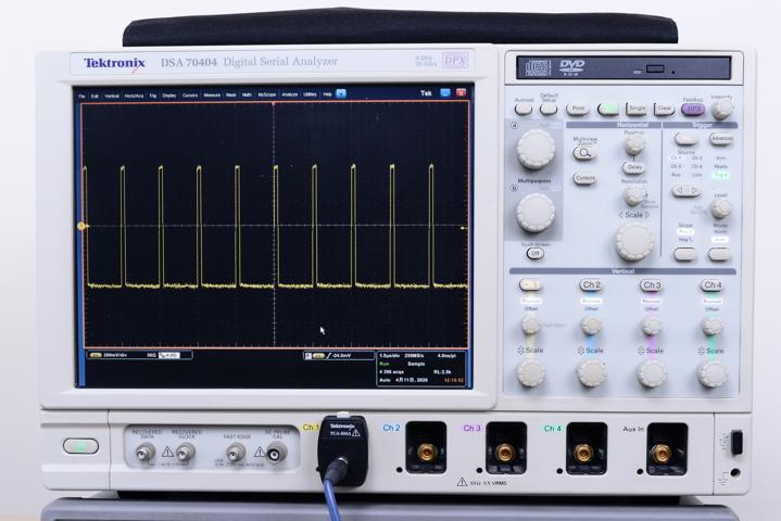 Осциллограф Tektronix  DSA70404